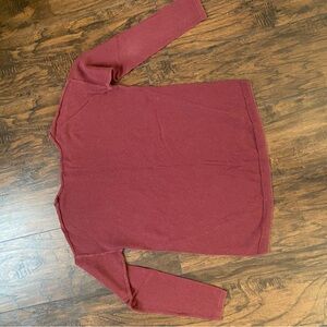 Women’s maroon sweater